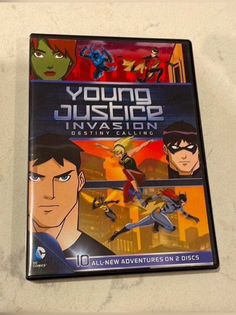 Young Justice Invasion Destiny Calling DVD
Season 2 ( Part 1)